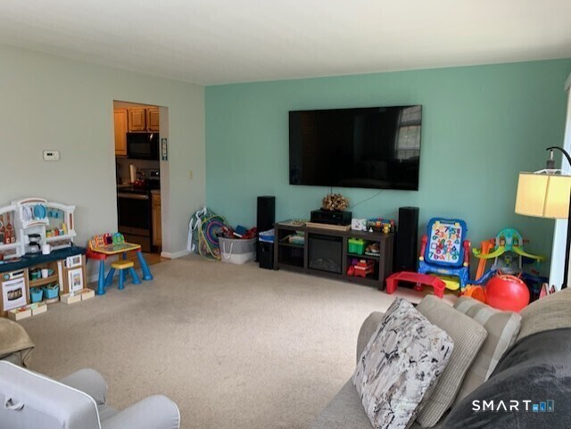 Building Photo - 19 Hawthorne Dr