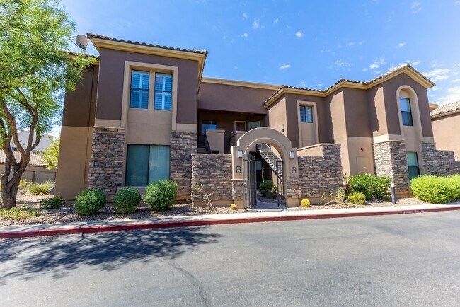 Building Photo - 7027 N Scottsdale Rd