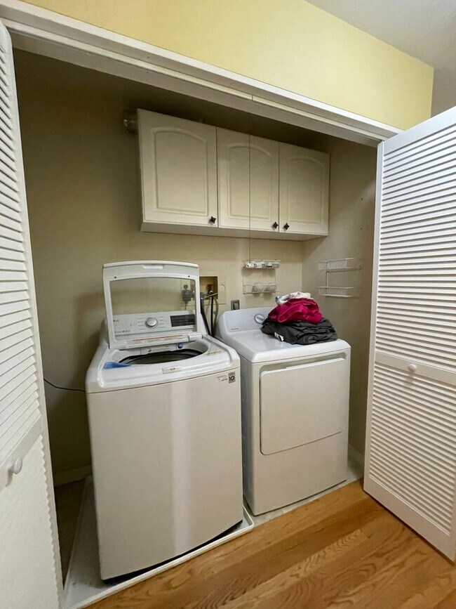 Building Photo - Lovely 3 BED / 2 BATH family home in Parkside neighborhood!