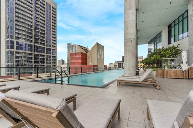 Building Photo - 398 NE 5th St