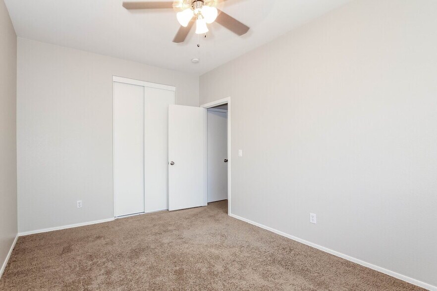 Building Photo - 6522 W Elwood St