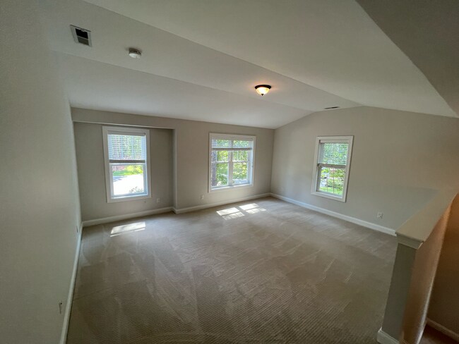 Building Photo - 1 Laurel Valley Ct