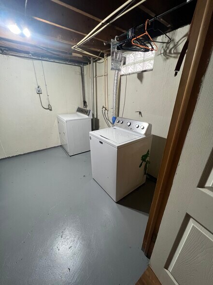 Building Photo - 3860 Burkey Rd