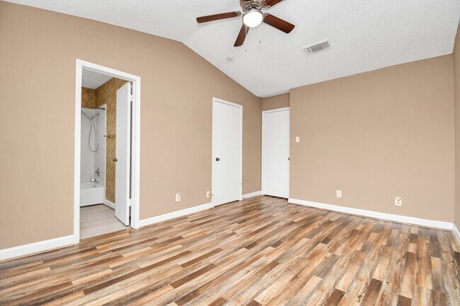 Building Photo - 12400 Brookglade Cir