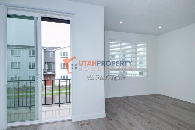 Building Photo - 1046 W 430 S