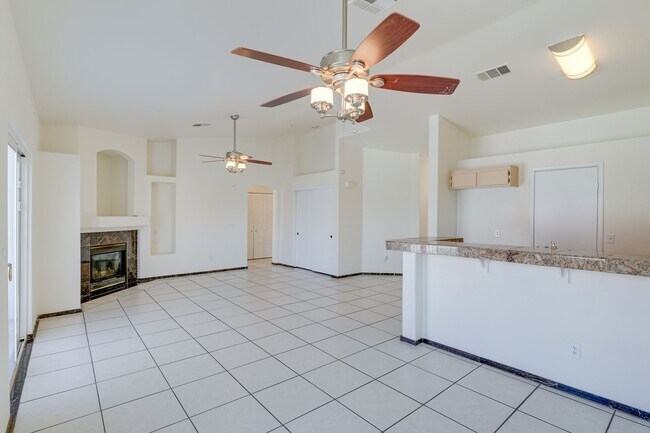 Building Photo - 6201 E Lake Mead Blvd