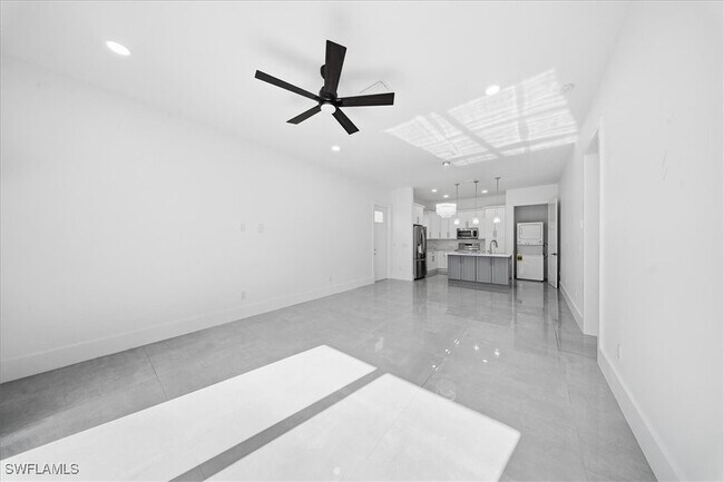 Building Photo - 3261 15th Ave SW