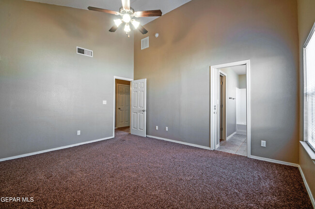 Building Photo - 7117 Mesquite Tree Ln