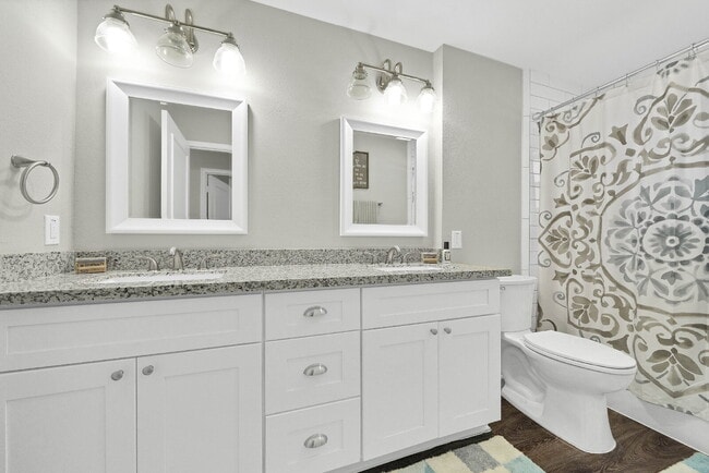 Building Photo - Charming 4-Bed Home with Granite Elegance in Sugar Land