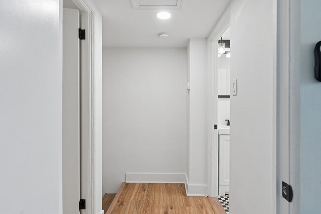 Building Photo - 55 Faris Cir