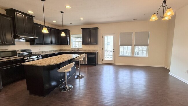 Building Photo - 1816 Rutgers Ln