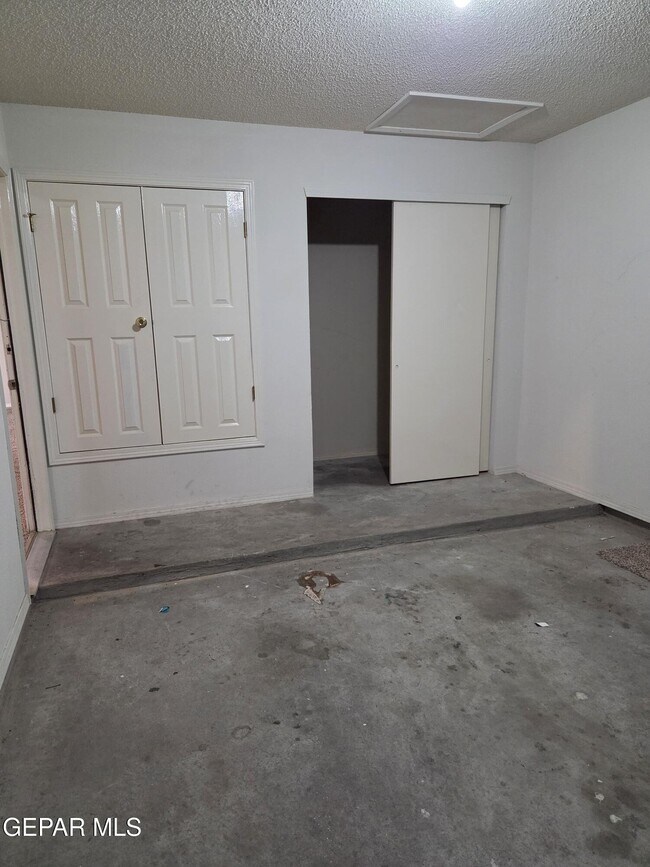 Building Photo - 2988 Tierra Cortez Ave