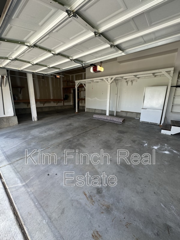 Building Photo - 9820 Deep Creek Dr