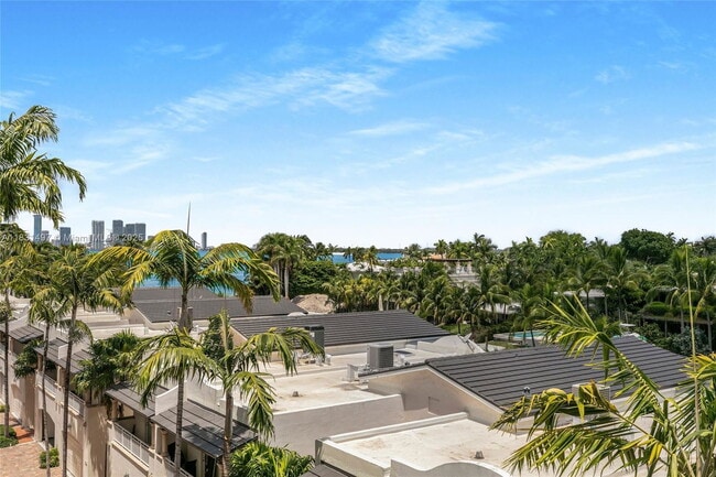 Building Photo - 1415 Sunset Harbour Dr