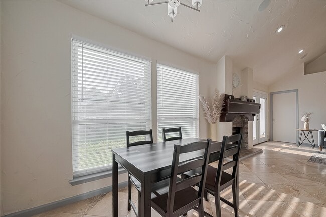 Building Photo - 30411 Arborg Dr