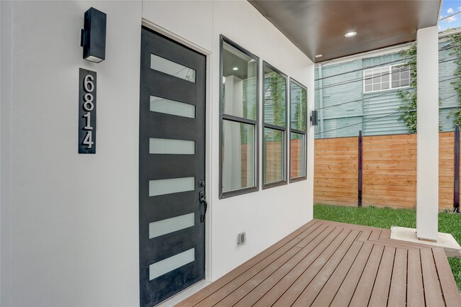 Building Photo - 6814 Hartland St