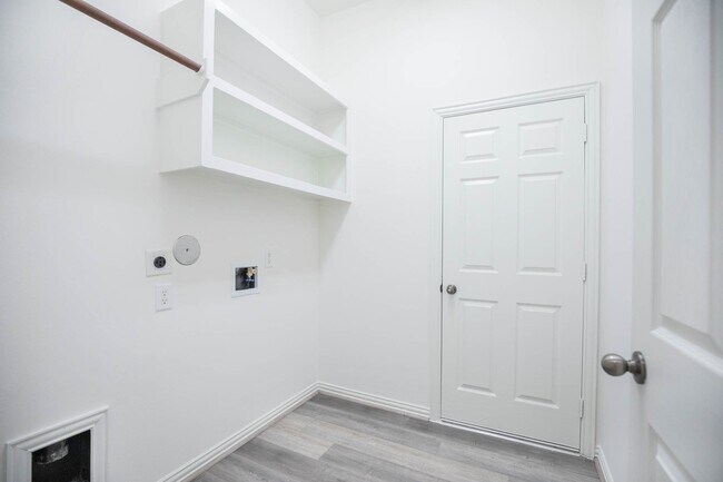 Building Photo - 8810 Rocky Knoll Ln