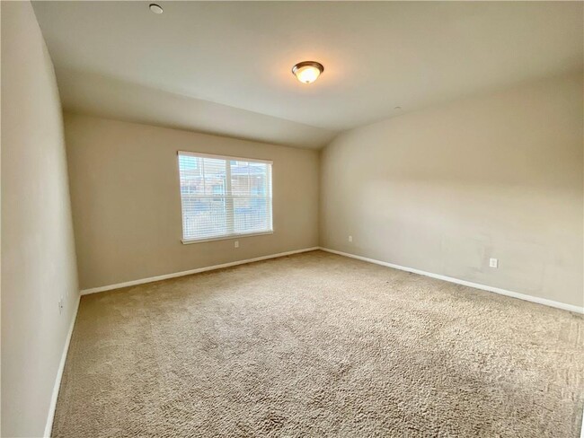 Building Photo - 516 E Slaughter Ln