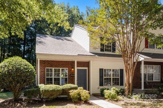 Building Photo - 10660 Holly Ridge Blvd