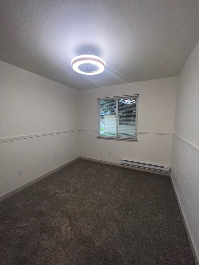 Building Photo - 2 Bed 1 Bath in Boise!