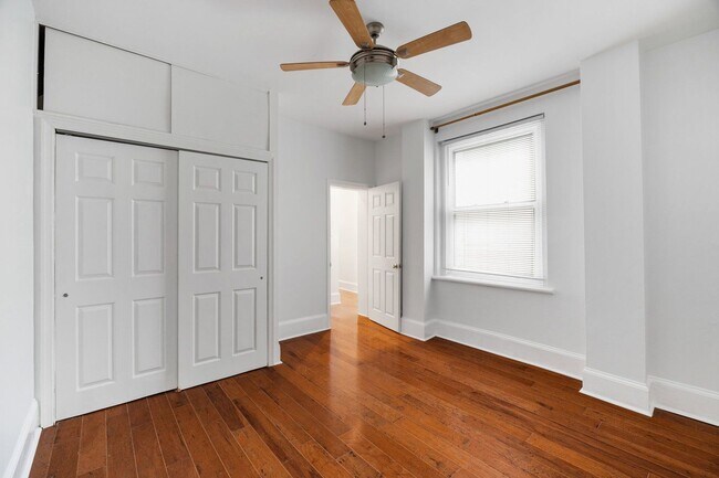 Building Photo - 129 Bainbridge St