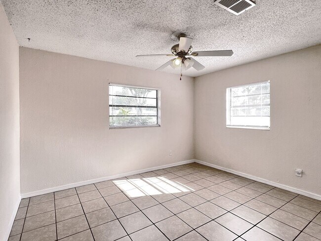 Building Photo - Three-Bedroom Home with Spacious Family Bo...