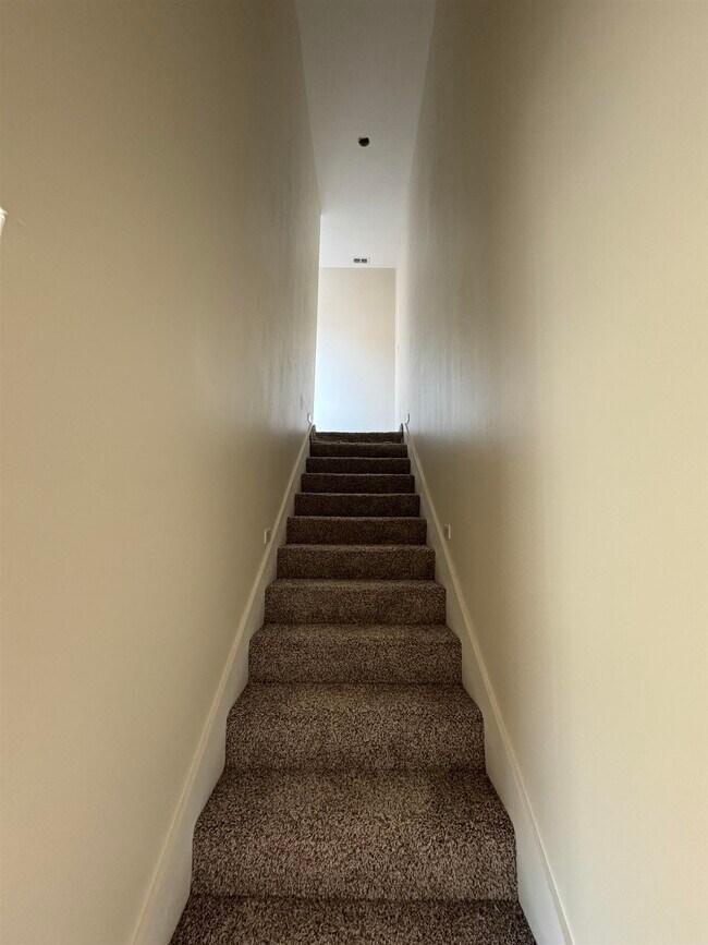 Building Photo - 210 Veracruz Dr