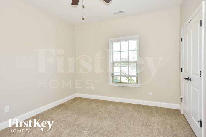 Building Photo - 1010 Azalea Ct