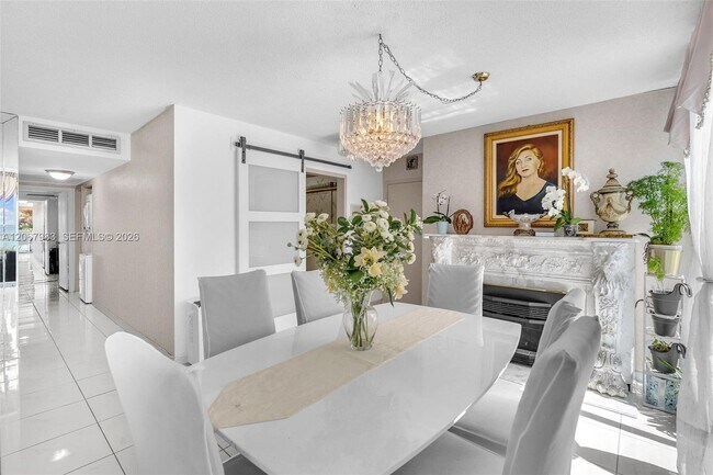 Building Photo - 2030 S Ocean Dr