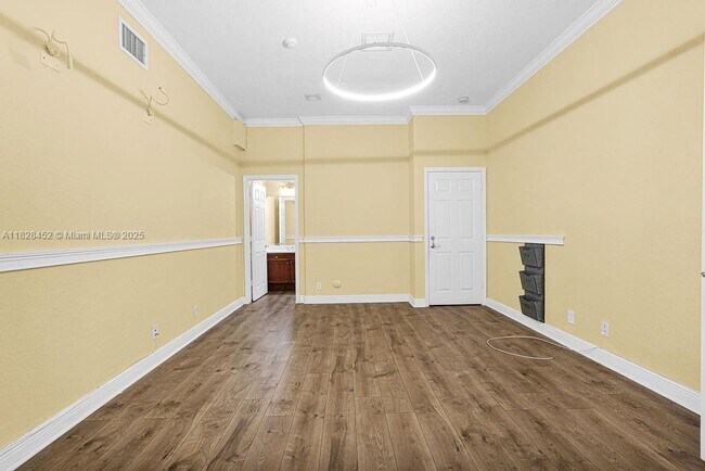 Building Photo - 904 Stillwater Ct