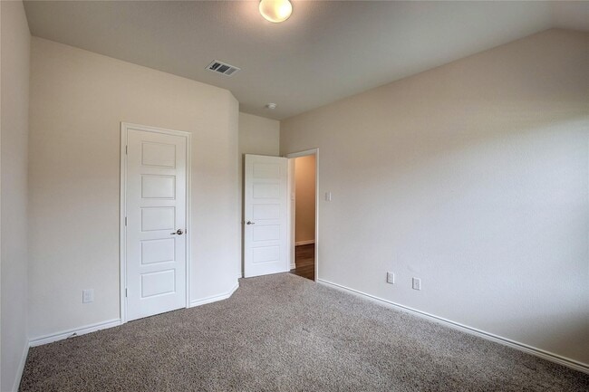 Building Photo - 203 Gatecrest Dr