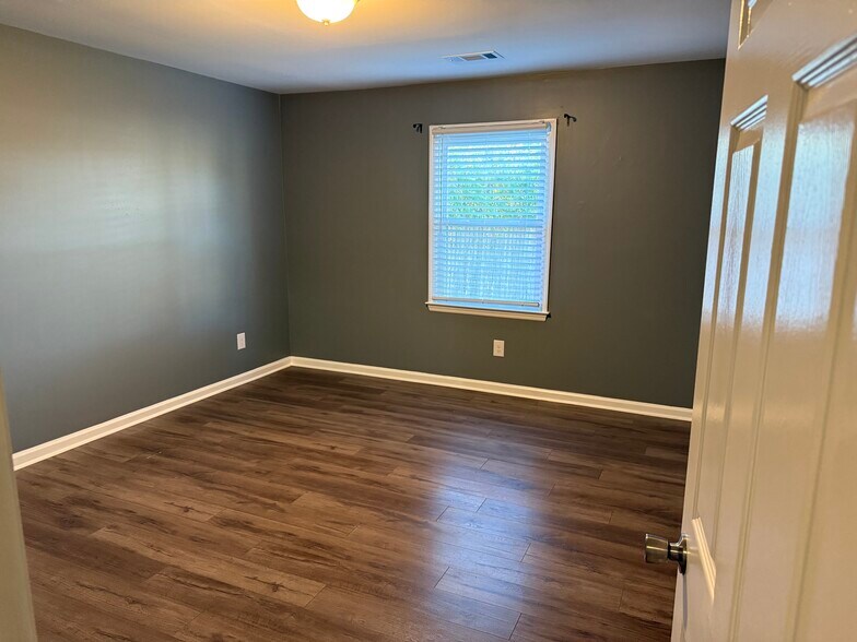 Building Photo - 2499 Harrods Pointe Trce