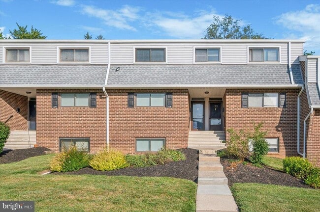 Primary Photo - 319 Stony Way