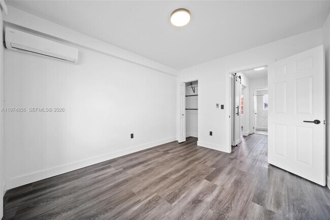 Building Photo - 3551 SW 10th St