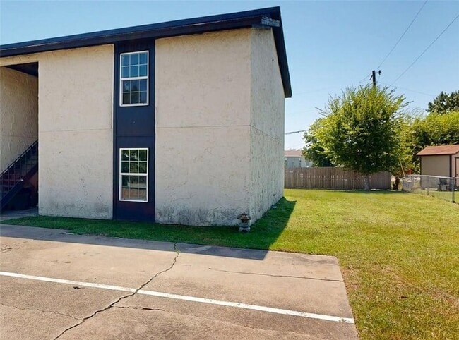 Primary Photo - 1524 Pine Ridge Dr