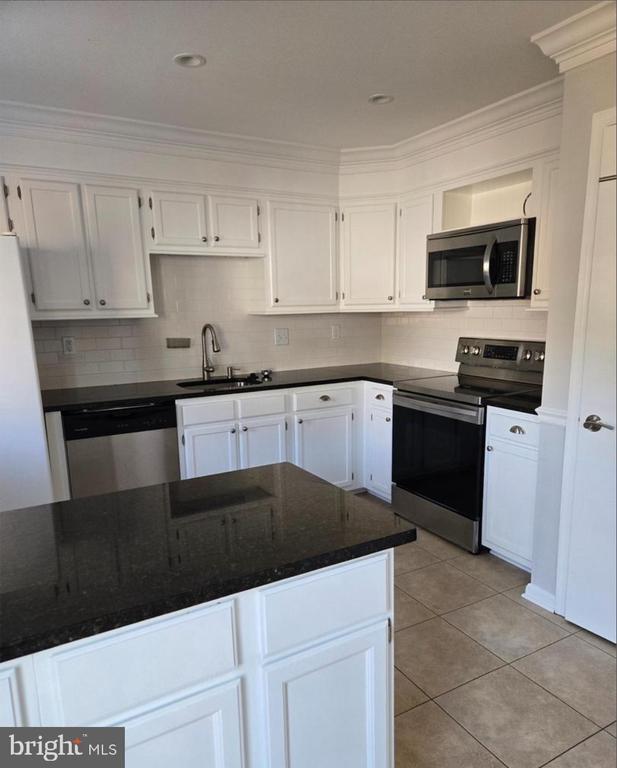 Primary Photo - 13672 Water Springs Ct