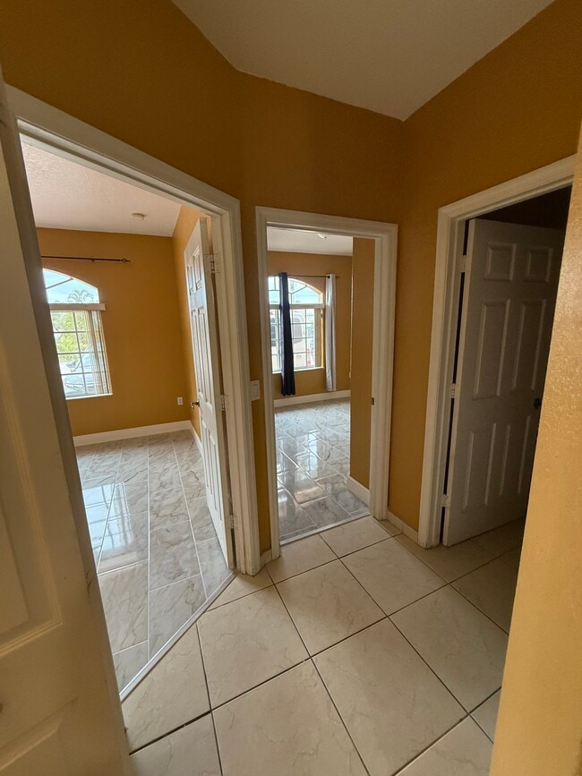 Building Photo - 7772 NW 200th Ln