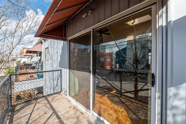 Building Photo - 3 N Ennis St