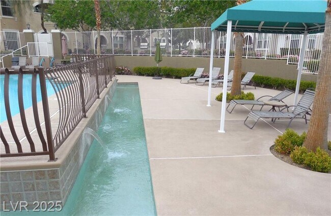 Building Photo - POPULAR FLOORPLAN IN A DESIREABLE GATED CO...