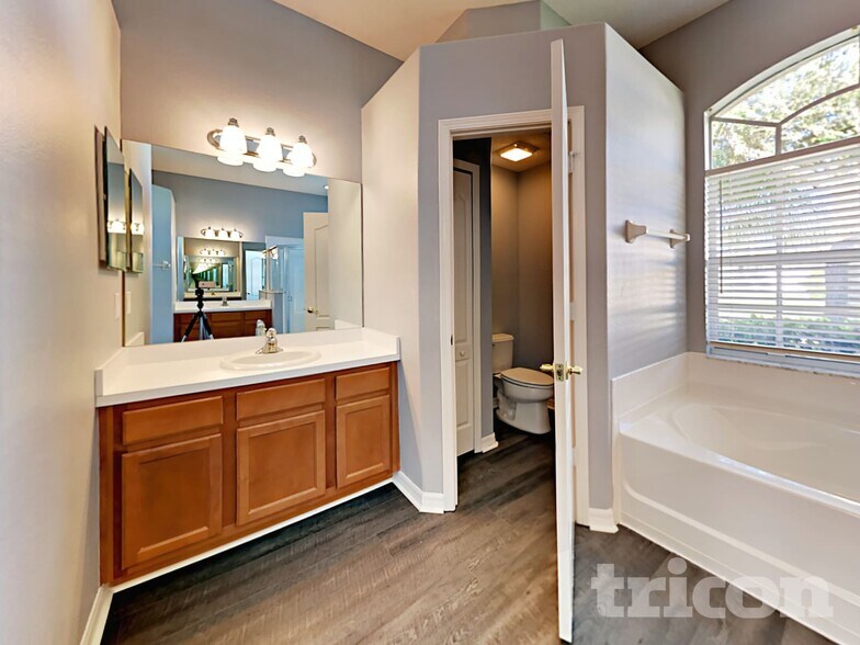 Building Photo - 1538 African Violet Ct