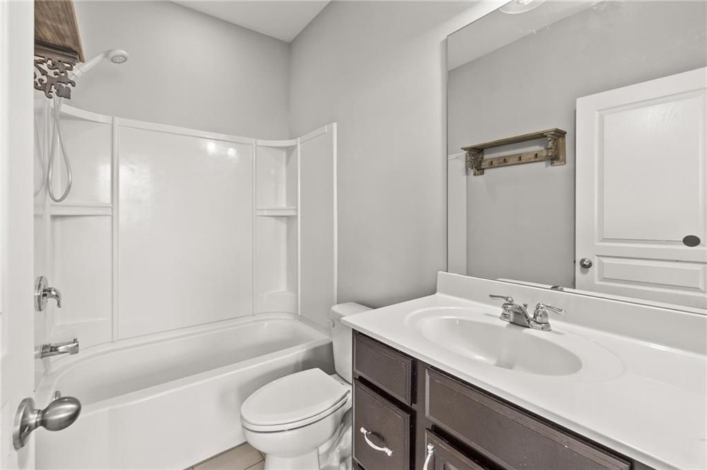 Building Photo - 4435 Donahue Ave