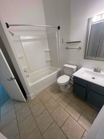 Building Photo - 1432 Rufer Ave