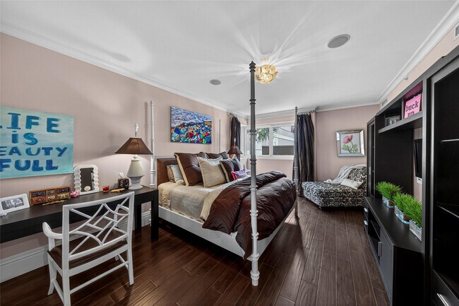 Building Photo - 455 E Palmetto Park Rd