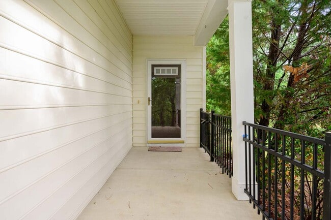 Building Photo - Beautiful 3 BR/2.5 Bath Home in Lyons Farm Community Durham!