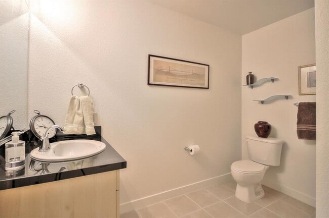 Building Photo - Plant 51 2bd/2bth Condo