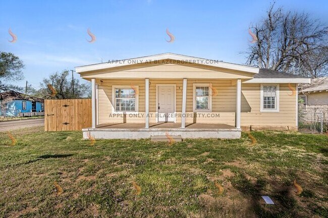 Building Photo - Beautifully Renovated 3-Bed, 1-Bath Home w...