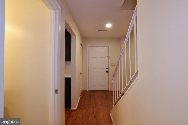 Building Photo - 935 S Rolfe St