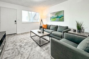 Building Photo - Latah Apartments