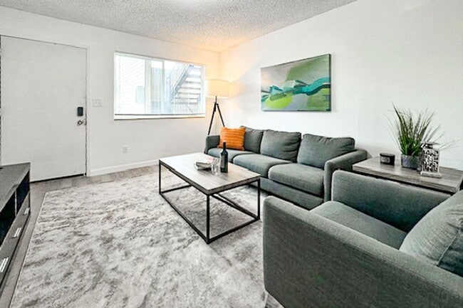 Building Photo - Latah Apartments