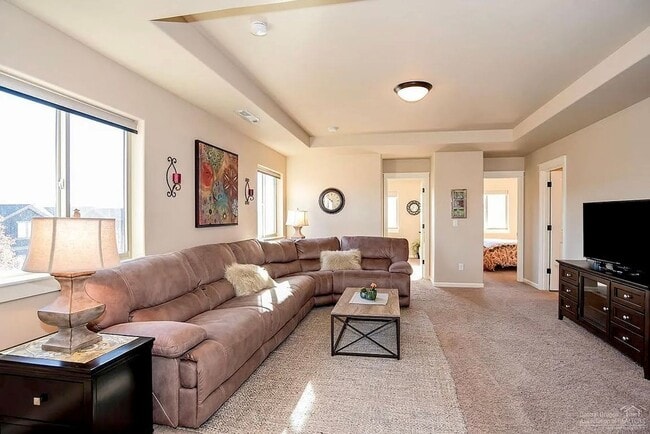 Building Photo - **Coming Soon - Unfurnished** Modern Livin...
